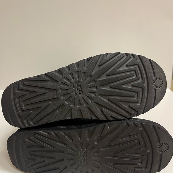 UGG Classic Cardy Knit Black - Picture 7 of 8